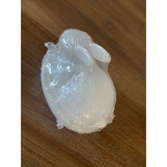 Sealed  Spring Easter Bunny Butter or Soap Dish - Picture 6 of 7